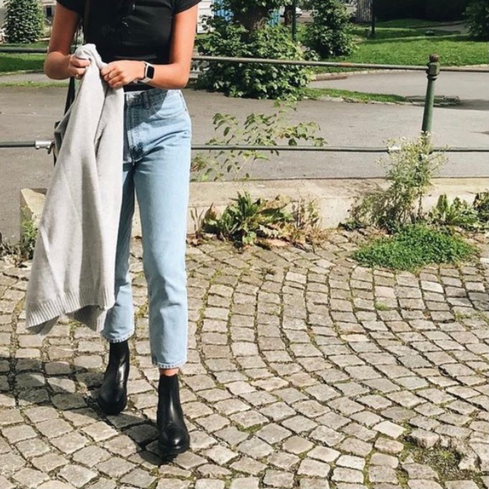 ZARA straight leg high waisted jeans light wash ankle length